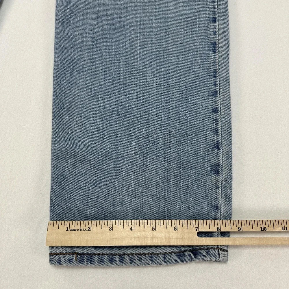 Vintage Levis 550 Jeans Mens 34x32 Blue Relaxed Tapered Denim Light Wash Y2K